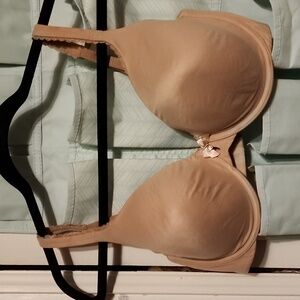 Victoria secret body by Victoria lined perfect coverage 36DD